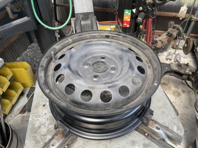 トヨタ アクア タイヤ交換 (1本) NHP10 岡山市東区