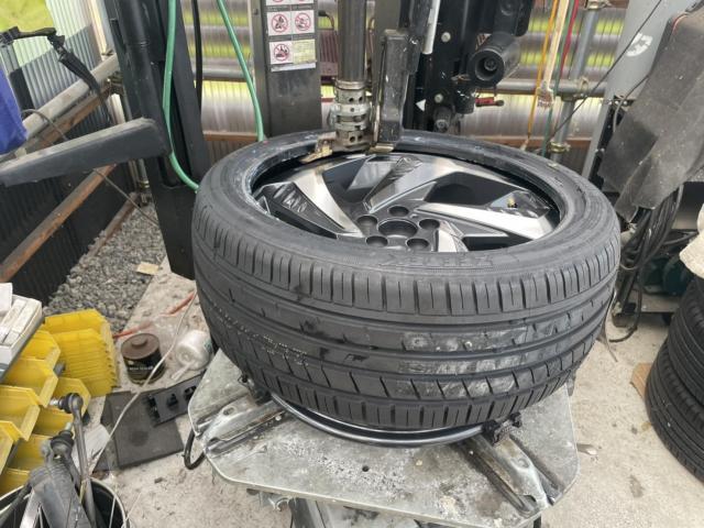 トヨタ 50系プリウス モデリスタエアロF.S.R 取付 18inホイール組み替え 交換 ZVW51 岡山市東区