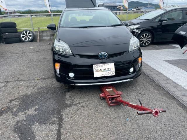 トヨタ 30系プリウス LEDフォグランプ 取り付け ZVW30 岡山市東区