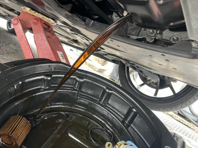 トヨタ 50系プリウス 納車前点検 オイル エレメント ワイパーゴム エアコンフィルター 交換 ZVW51 岡山市東区