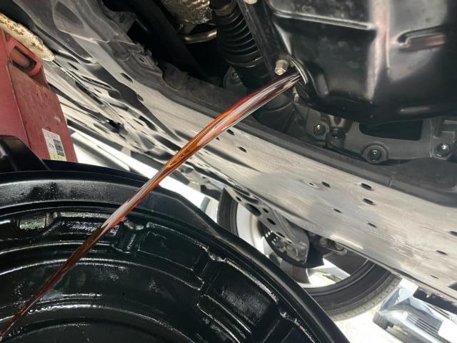 トヨタ 50系プリウス 納車前点検 オイル エレメント ワイパーゴム エアコンフィルター 交換 ZVW55 岡山市東区