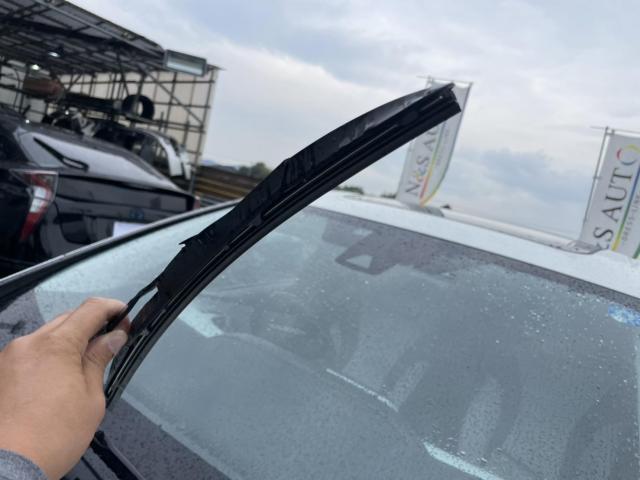 トヨタ 50系プリウス 納車前点検 オイル エレメント ワイパーゴム エアコンフィルター 交換 ZVW55 岡山市東区