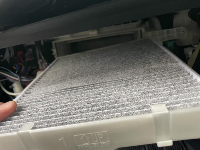 トヨタ 50系プリウス 納車前点検 オイル エレメント ワイパーゴム エアコンフィルター 交換 ZVW55 岡山市東区