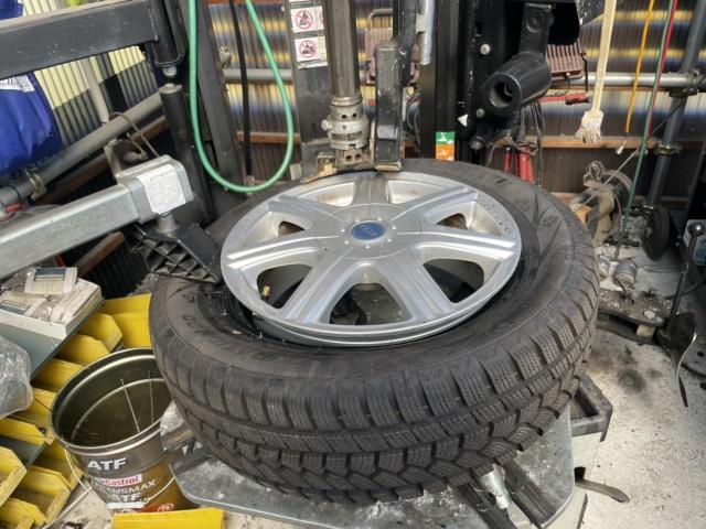 日産 セレナ スタッドレスタイヤ組み替え交換 TC24　岡山市東区