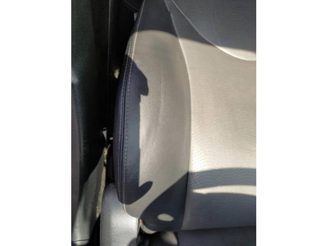 トヨタ　30系プリウス　シートリペア　ZVW30 岡山市東区