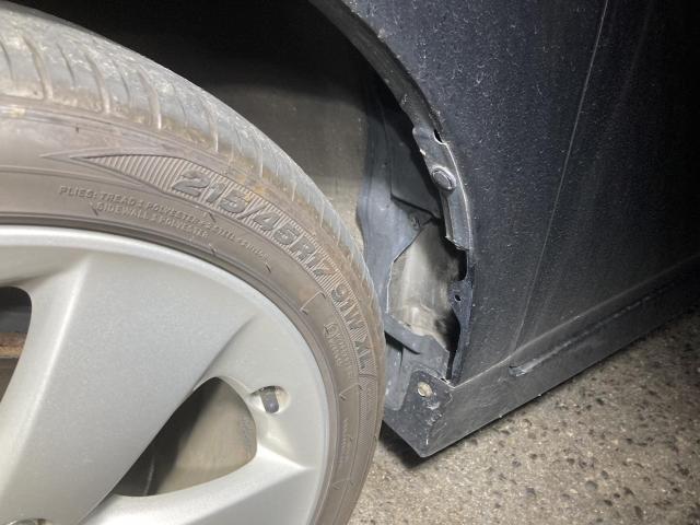 トヨタ 30系プリウス フェンダーライナーLh　交換 ZVW30 岡山市東区