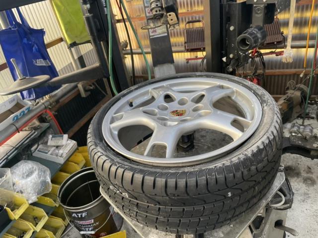 ポルシェ ９１１ タイヤ交換 1本 &ndash;997M9701&minus; 岡山市東区