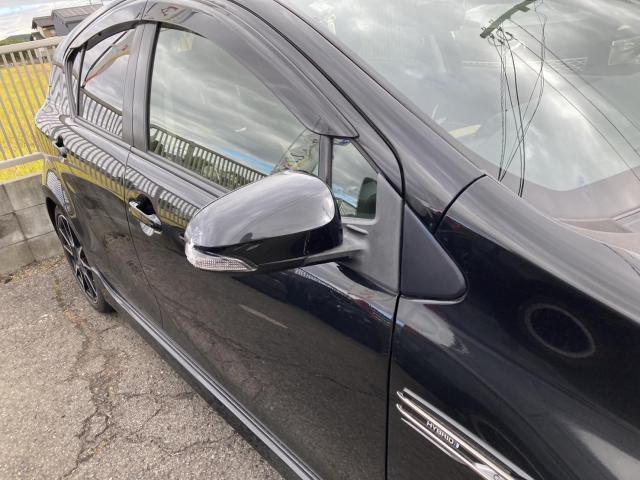 トヨタ アクア ドアミラーRH 交換 NHP10 岡山市東区