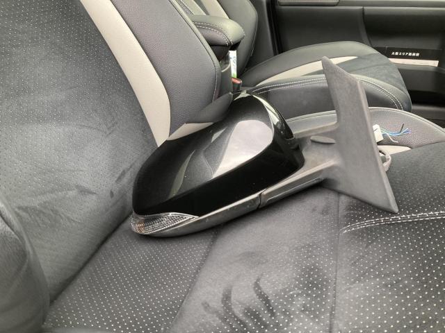 トヨタ アクア ドアミラーRH 交換 NHP10 岡山市東区