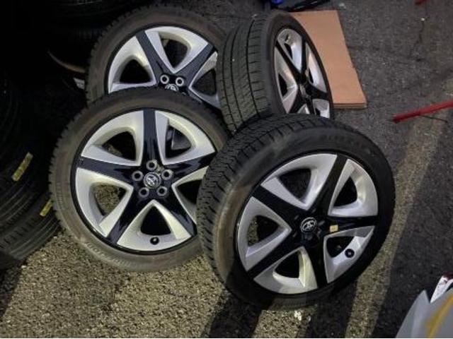 トヨタ 50系プリウス 15インチ→17インチ ホイール 交換 ZVW55 岡山市東区