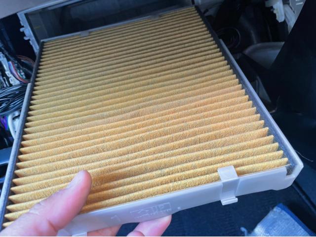 トヨタ 50系プリウス 納車前点検 オイル エレメント ワイパーゴム エアコンフィルター 交換 ZVW51 岡山市東区