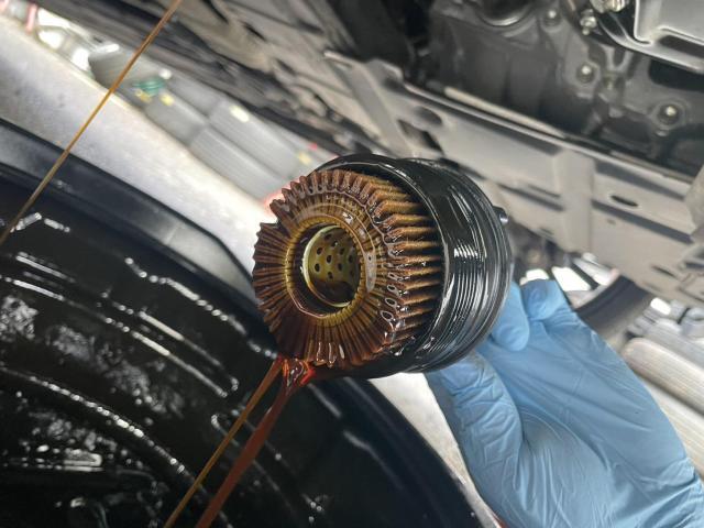 トヨタ 30系プリウス 納車前点検 オイル エレメント ワイパーゴム エアコンフィルター 交換 ZVW30 岡山市東区