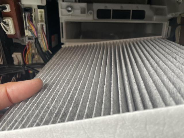 トヨタ 30系プリウス 納車前点検 オイル エレメント ワイパーゴム エアコンフィルター 交換 ZVW30 岡山市東区