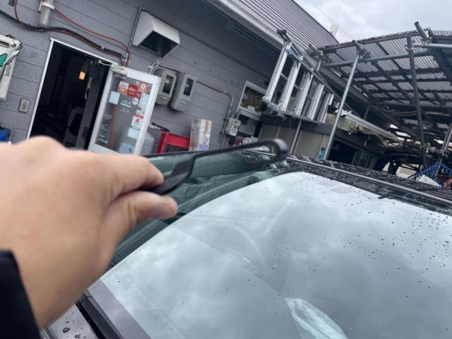 トヨタ 30系プリウス 納車前点検 オイル エレメント ワイパーゴム エアコンフィルター 交換 ZVW30 岡山市東区