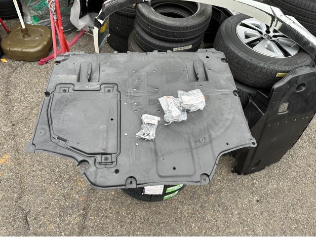 トヨタ 50系プリウス アンダーカバー 交換 ZVW51 岡山市東区