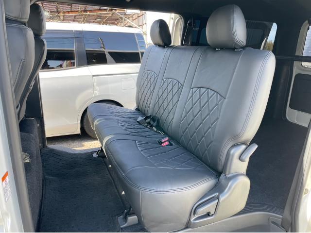 トヨタ　ハイエースバン　シートカバー取り付け　GDH201V 岡山市東区