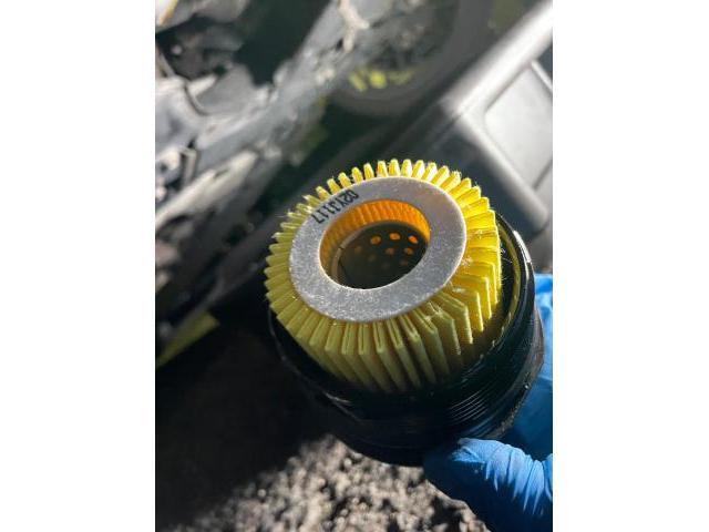 トヨタ 30系プリウス 納車前点検 オイル エレメント ワイパーゴム エアコンフィルター 交換 ZVW30 岡山市東区