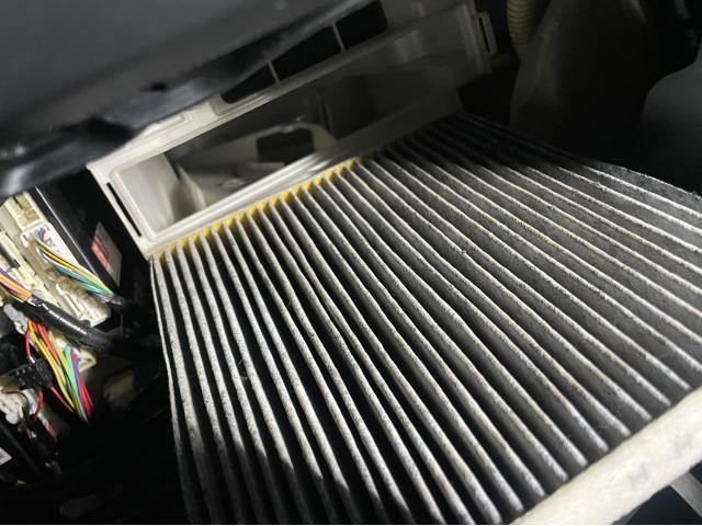 トヨタ 30系プリウス 納車前点検 オイル エレメント ワイパーゴム エアコンフィルター 交換 ZVW30 岡山市東区