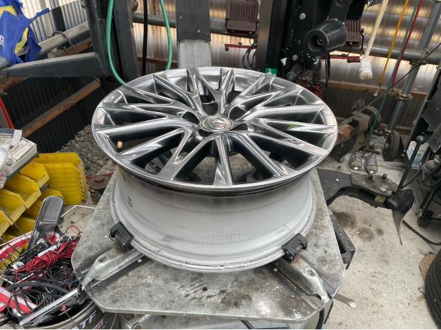 レクサス HS タイヤ交換 ANF10 岡山市東区