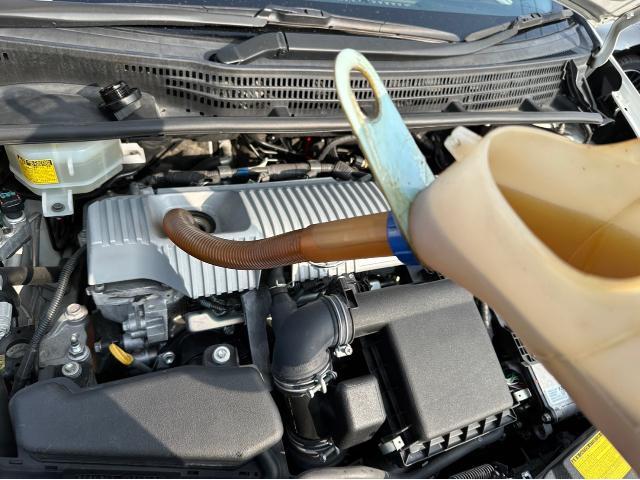 トヨタ 30系プリウス 納車前点検 オイル エレメント ワイパーゴム エアコンフィルター 交換 ZVW30 岡山市東区