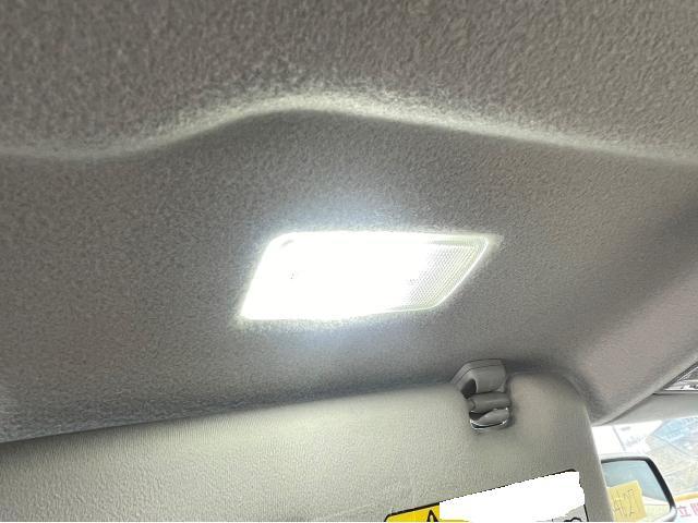 トヨタ 30系プリウス  LEDルームランプ LEDライセンスランプ 取り付けZVW30 岡山市東区