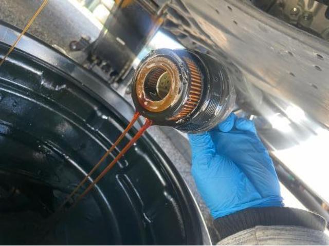 トヨタ 50系プリウス 納車前点検 オイル エレメント ワイパーゴム エアコンフィルター 交換 ZVW51 岡山市東区