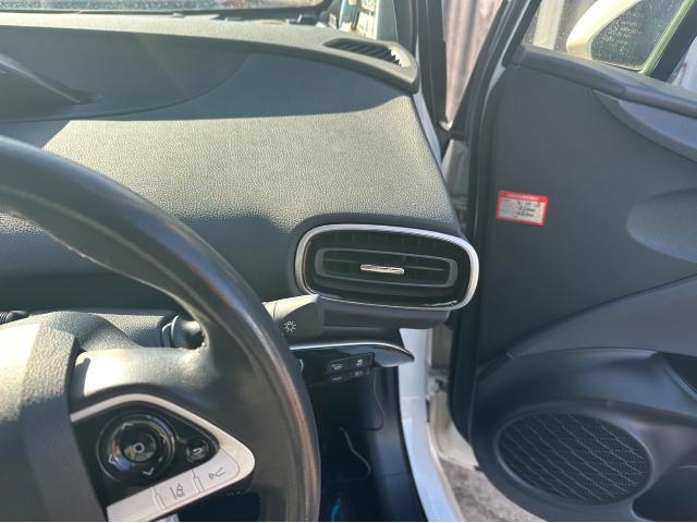 トヨタ 50系プリウス  納車前部品取付  ユピテルレーダー探知機  車種別専用ドリンクホルダー  純正OP  取付 ZVW51 岡山市東区
