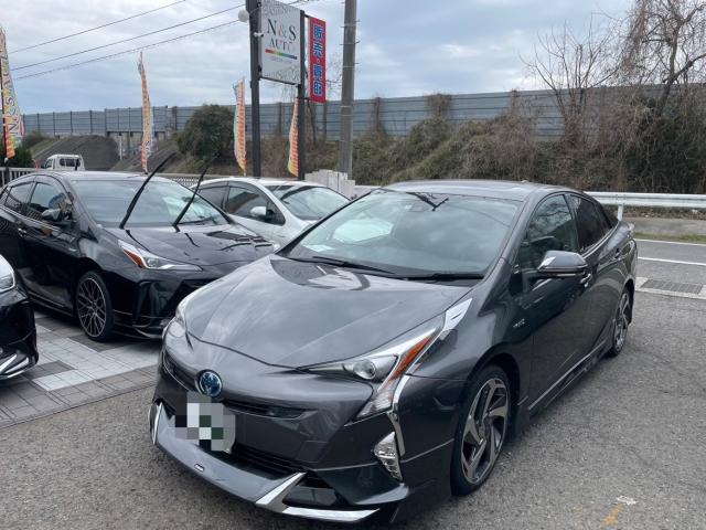 トヨタ 50系プリウス   在庫車 タイヤホイール 交換 15インチ→18インチ 組み換え ZVW51 岡山市東区