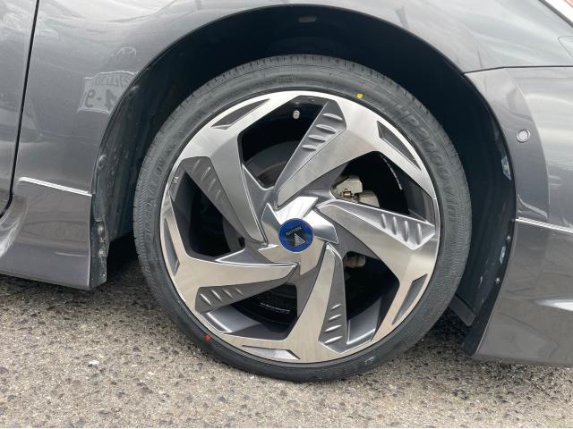 トヨタ 50系プリウス   在庫車 タイヤホイール 交換 15インチ→18インチ 組み換え ZVW51 岡山市東区