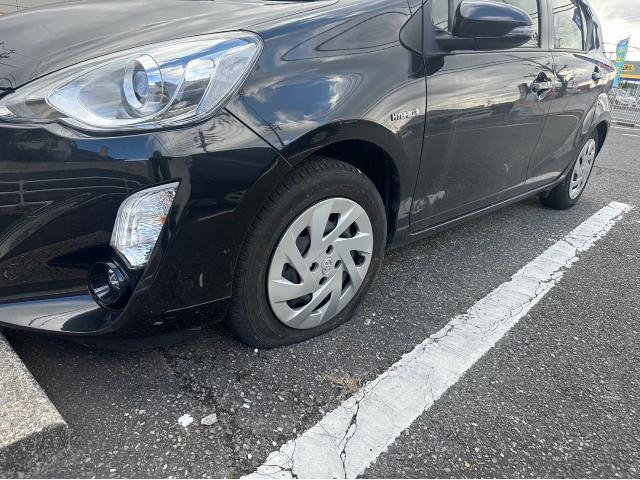 トヨタ アクア レッカー引き取り フロントタイヤ交換 NHP10 岡山市東区