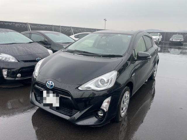 トヨタ アクア レッカー引き取り フロントタイヤ交換 NHP10 岡山市東区