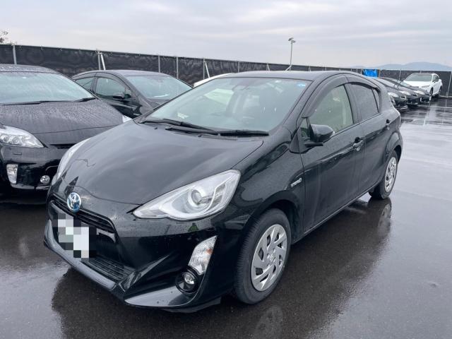 トヨタ アクア レッカー引き取り フロントタイヤ交換 NHP10 岡山市東区