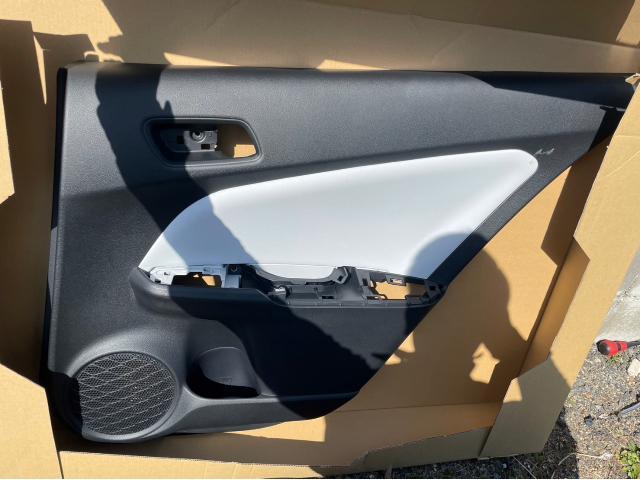 トヨタ 50系プリウス ドアトリム交換 ZVW51 岡山市東区