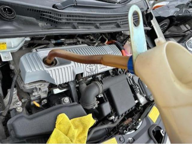 トヨタ 30系プリウス 納車前点検 オイル エレメント ワイパーゴム エアコンフィルター 交換 ZVW30 岡山市東区