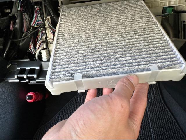 トヨタ 50系プリウス タイヤホイール 19in&rarr;17in 交換 納車前点検 オイル エレメント ワイパーゴム エアコンフィルター 交換 ZVW55 岡山市東区