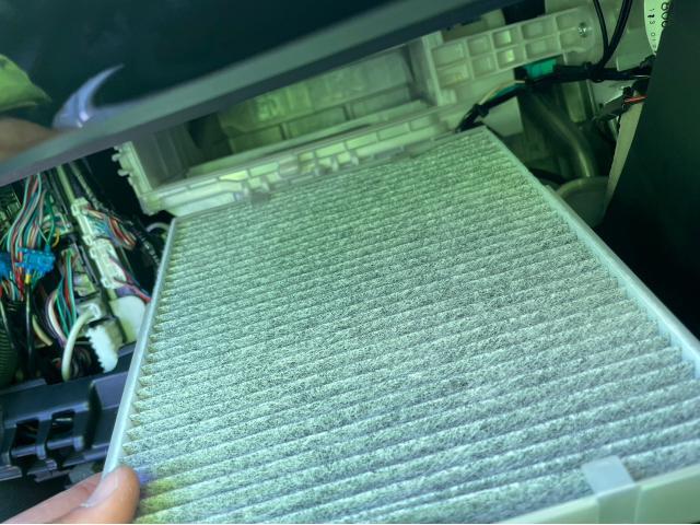 トヨタ 50系プリウス 納車前点検 ワイパーゴム エアコンフィルター 交換 ZVW51 岡山市東区
