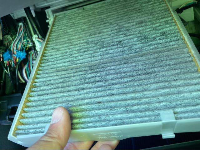 トヨタ 50系プリウス 納車前点検 ワイパーゴム エアコンフィルター 交換 ZVW51 岡山市東区