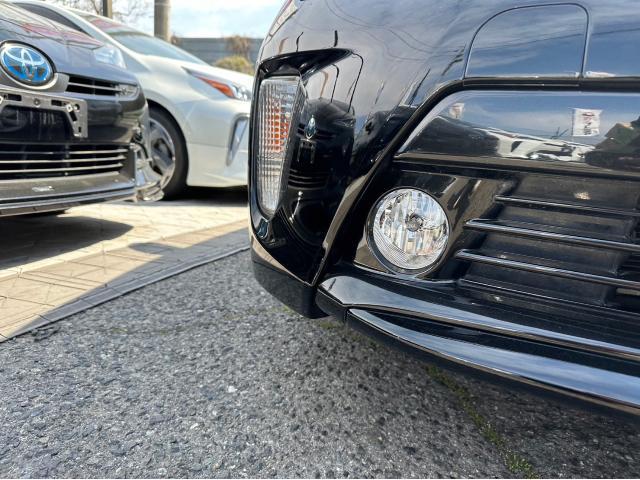 トヨタ 30系プリウス  フォグランプ交換 純正LEDフォグランプ ZVW30 岡山市東区