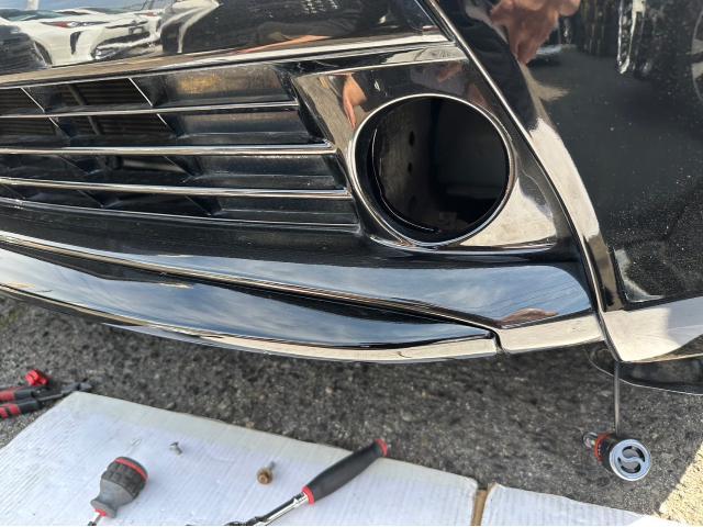 トヨタ 30系プリウス  フォグランプ交換 純正LEDフォグランプ ZVW30 岡山市東区