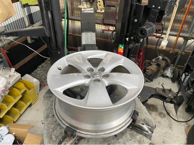 トヨタ 30系プリウス タイヤ 交換 ZVW30 岡山市東区