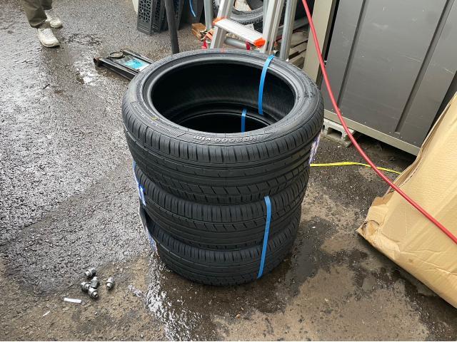 トヨタ 30系プリウス タイヤ 交換 ZVW30 岡山市東区