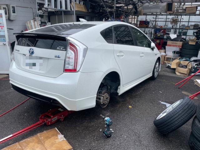 トヨタ 30系プリウス タイヤ 交換 ZVW30 岡山市東区