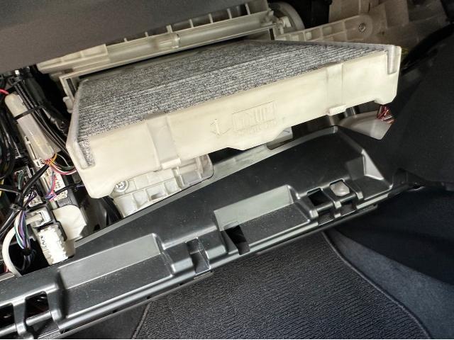 トヨタ 50系プリウス 納車前点検 オイル エレメント ワイパーゴム エアコンフィルター 交換 ZVW51 岡山市東区