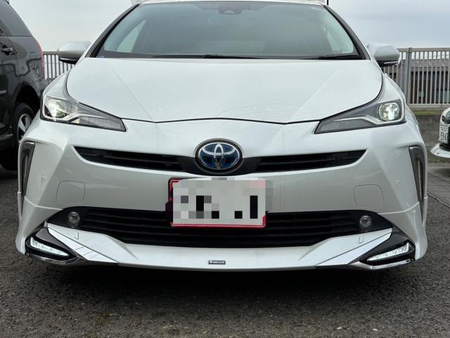 トヨタ 50系プリウス 納車前点検 オイル エレメント ワイパーゴム エアコンフィルター 交換 ツーリングアクセサリーライト取り付け USB＆HDMI取り付け ZVW51 岡山市東区