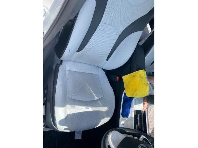 トヨタ 50系プリウス シートリペア ZVW55 岡山市東区