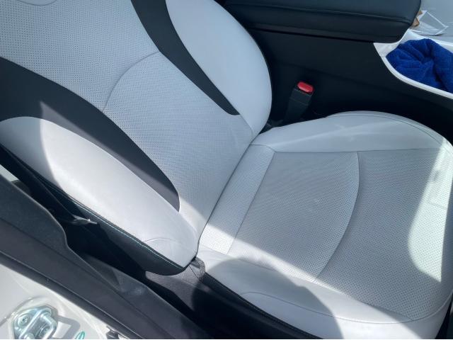 トヨタ 50系プリウス シートリペア ZVW55 岡山市東区