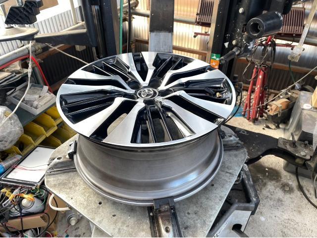 トヨタ ヴェルファイア タイヤ交換 AGH30 岡山市東区