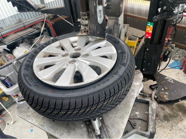 スズキ MRワゴンWit タイヤ交換4本 MF33S 岡山市東区