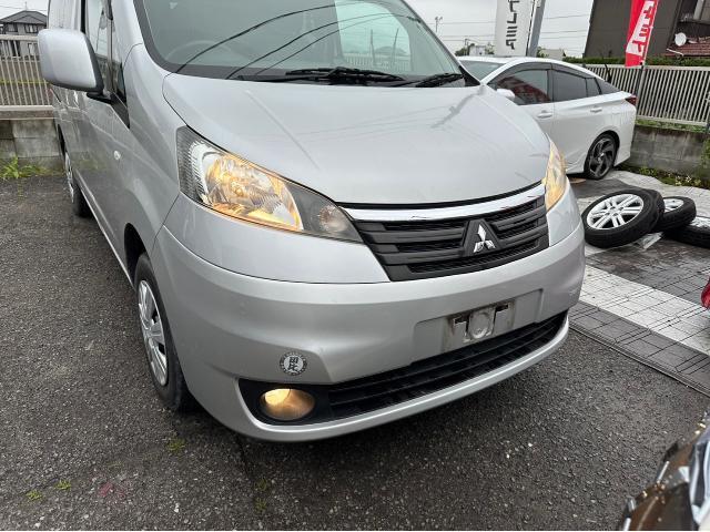 三菱 デリカD3 納車点検 LEDヘッドライト LEDフォグランプ LEDナンバー灯 LEDルームランプ 交換 ナビ取り付け