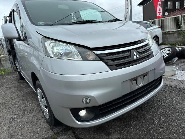 三菱 デリカD3 納車点検 LEDヘッドライト LEDフォグランプ LEDナンバー灯 LEDルームランプ 交換 ナビ取り付け